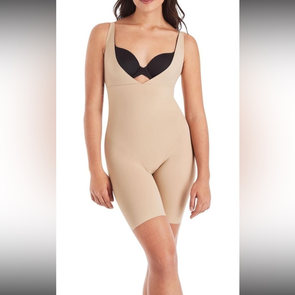 Maidenform Women's Body Shaper, Wear-your-own-bra Firm Control Shapewear NWT M